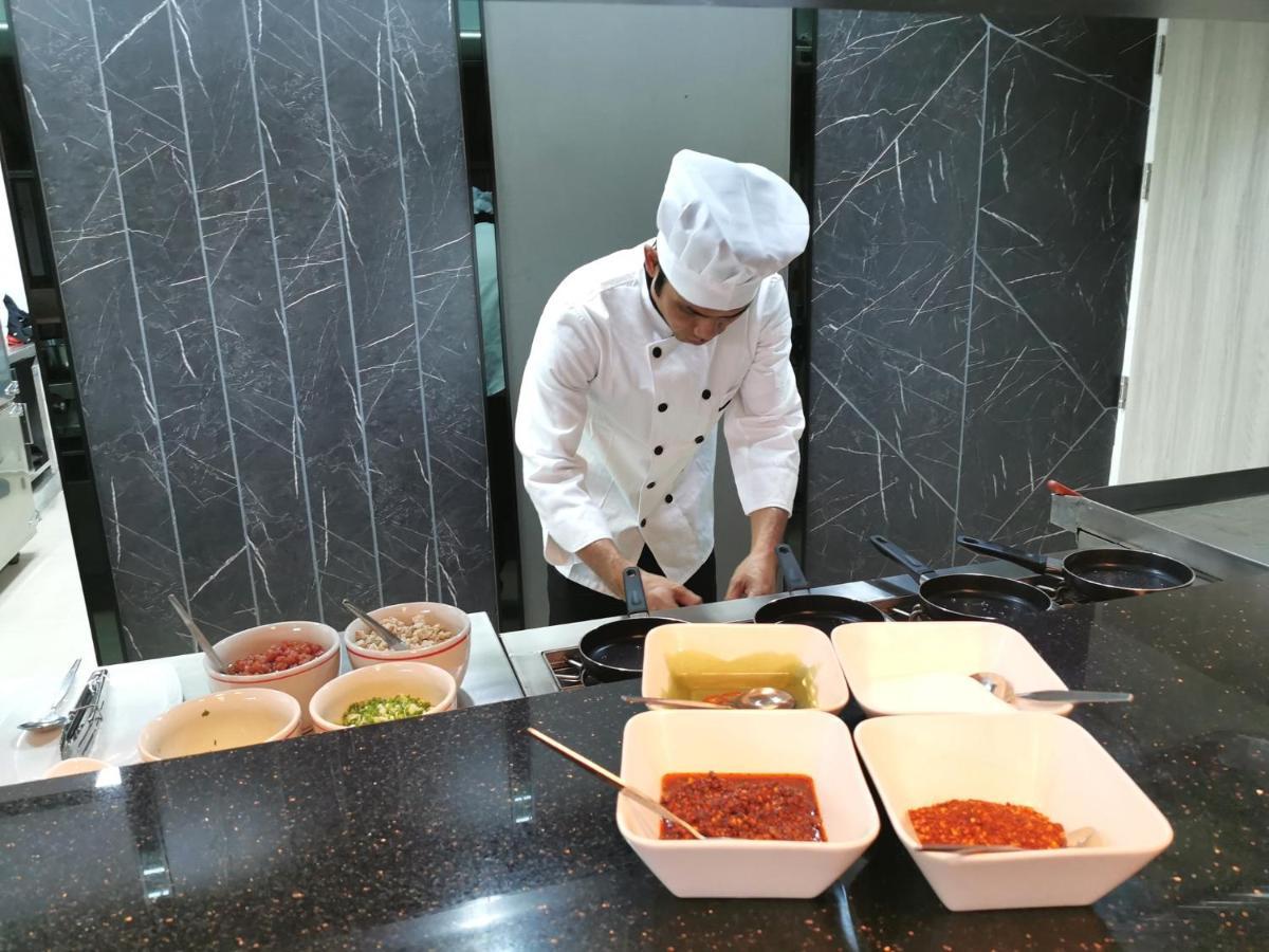 Arista Hotel Ubon Ubon Ratchathani Extérieur photo