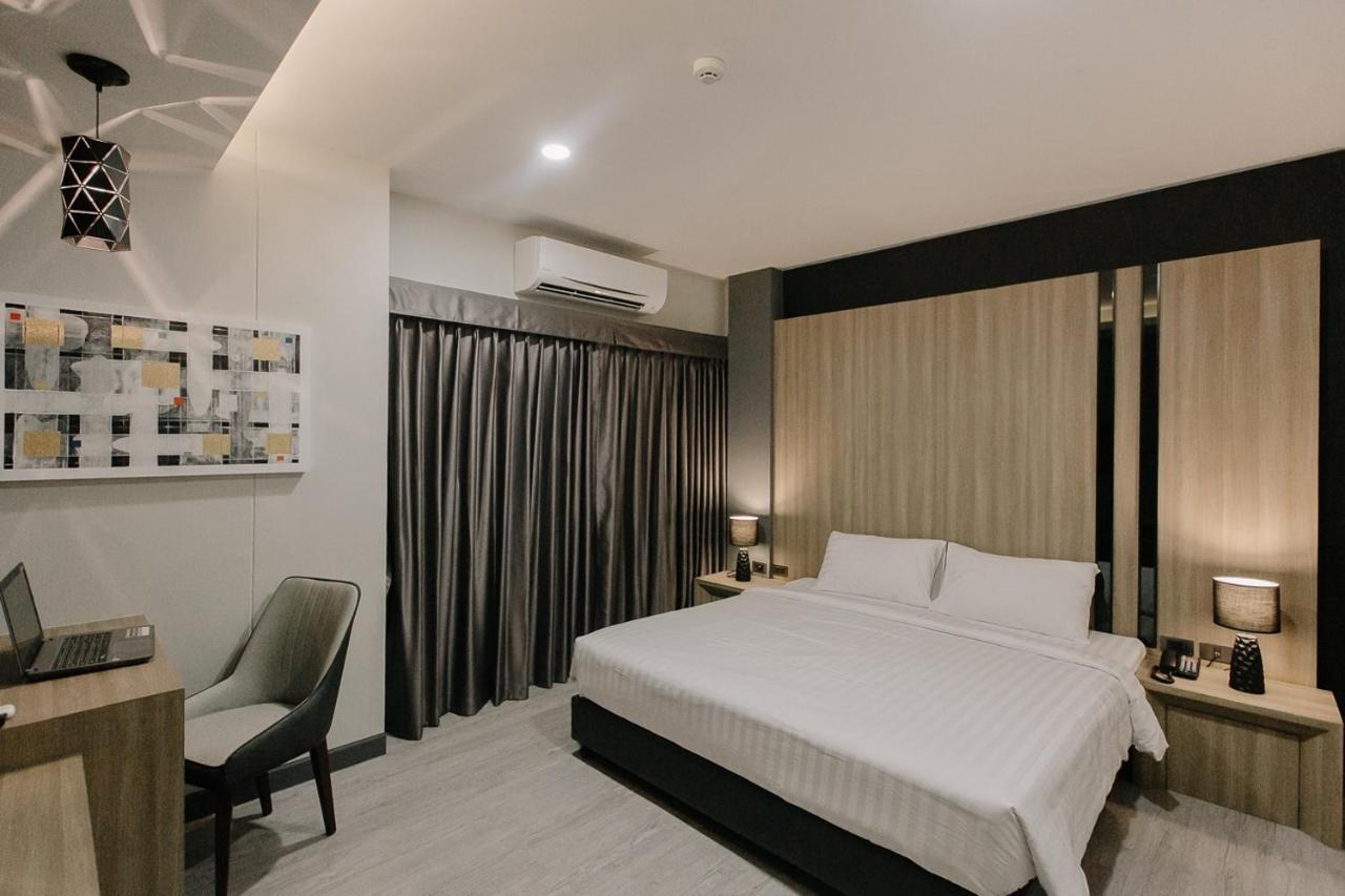 Arista Hotel Ubon Ubon Ratchathani Extérieur photo