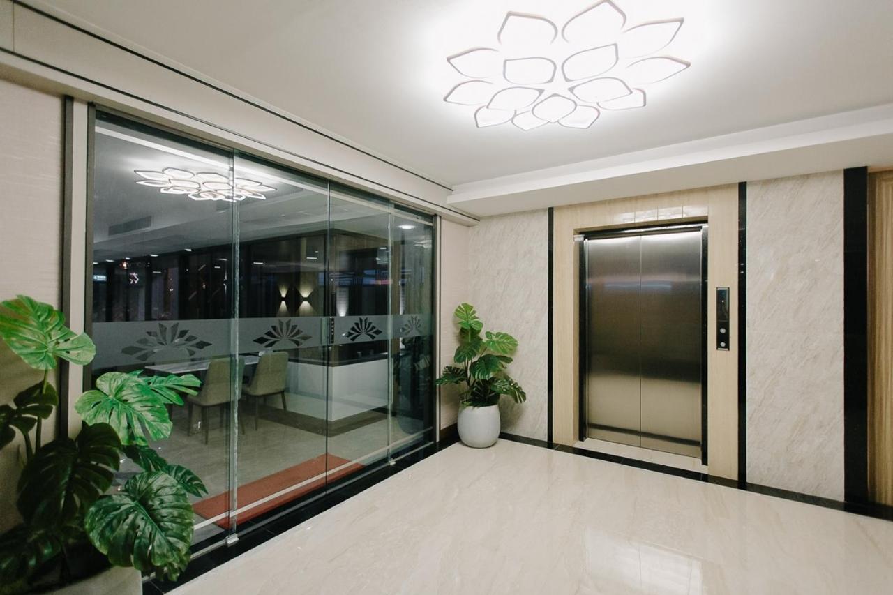 Arista Hotel Ubon Ubon Ratchathani Extérieur photo